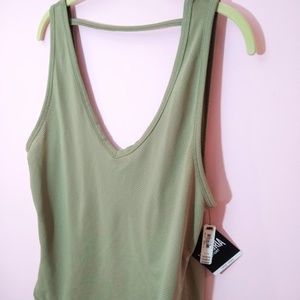 NWT Victoria Secret Sport Workout Tank Size Large